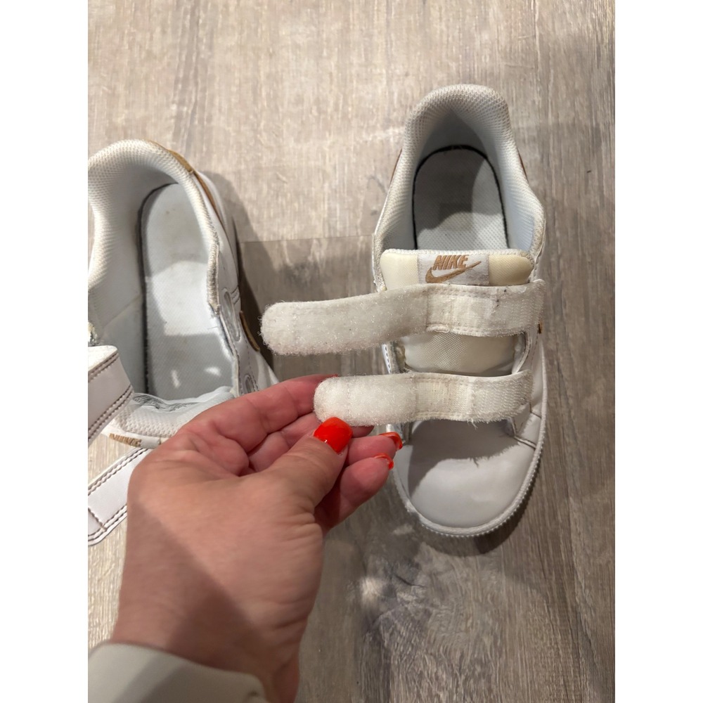 Nike Court Royale Sneakers White Gold Hook and Loop Strap Youth Size 1.5 - Picture 7 of 8